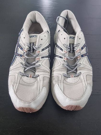 รองเท้า asics