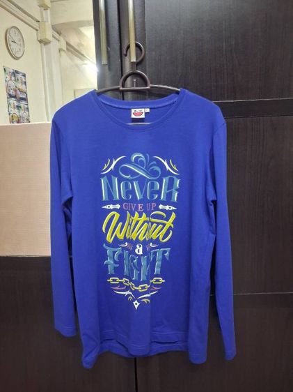 เสื้อยืดแขนยาว