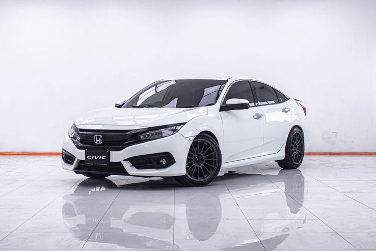 รถ Honda Civic 1.5 RS สี ขาว