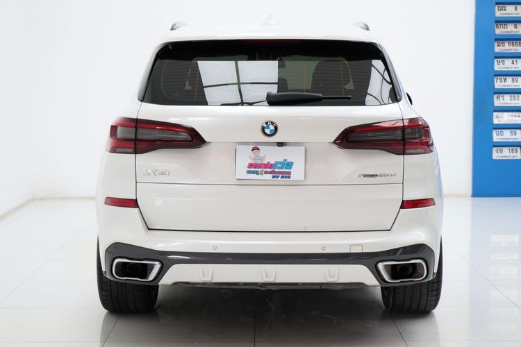 BMW X5 2021 3.0 xDrive30d M Sport 4WD Utility-car ดีเซล ไม่ติดแก๊ส เกียร์อัตโนมัติ ขาว รูปที่ 2