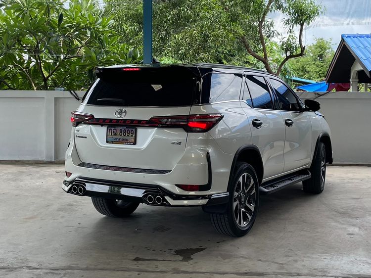 Toyota Fortuner 2021 2.8 Legender Black Top 4WD Utility-car ดีเซล ไม่ติดแก๊ส เกียร์อัตโนมัติ ขาว รูปที่ 2