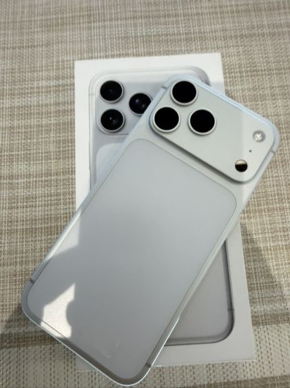 iPhone 17 Pro Max 256 สีขาวประกันศูนย์  ผ่อนได้