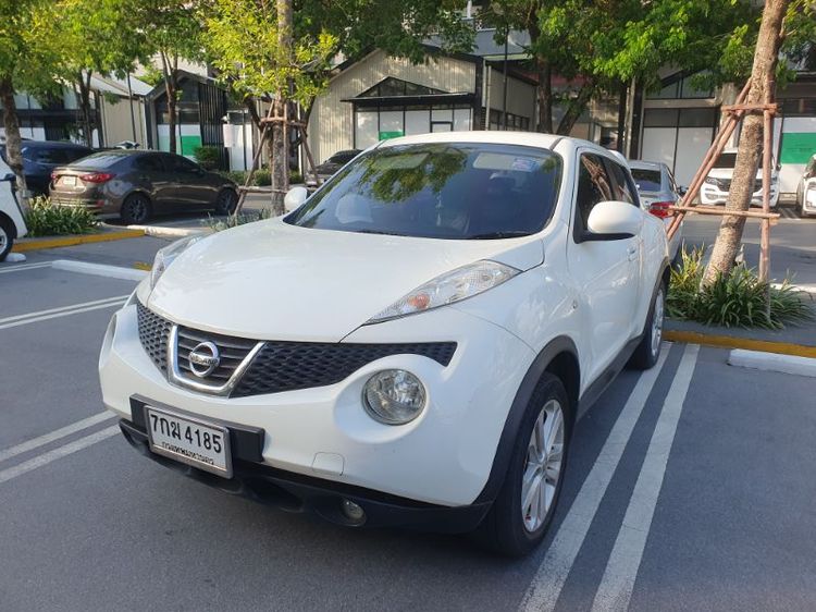 รถ Nissan Juke 1.6 E สี ขาว