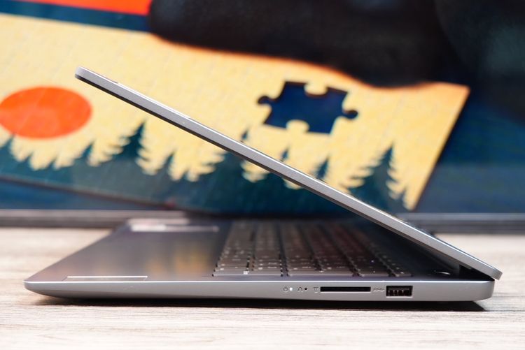 Lenovo IdeaPad Slim 3 Ryzen 3-7320U Ram8 SSD512GB จอ15.6 FHD IPS สเปคดีทำงานเก่ง จอใหญ่มีแป้นตัวเลขแยก ดีไซน์บางเบา ขายเพียง 10,900.-เท่านั้ รูปที่ 7