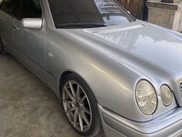 รถ Mercedes-Benz E-Class E230 สี เทา