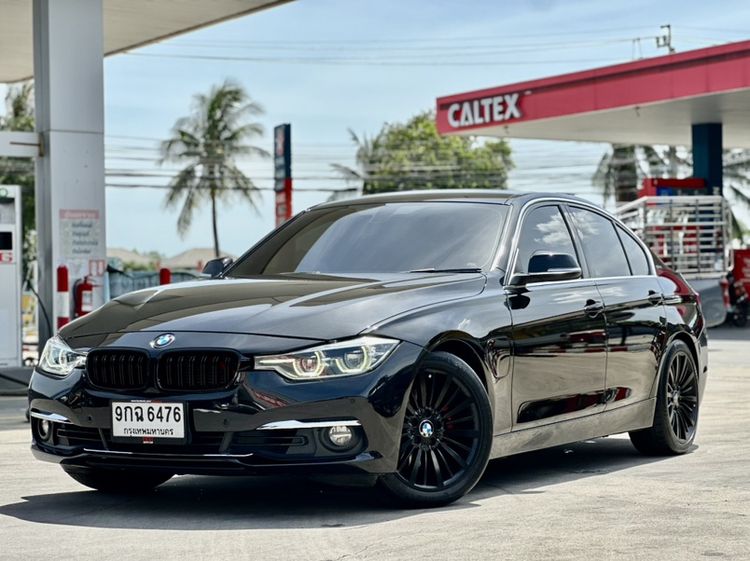 BMW Series 3 2016 330e Sedan ปลั๊กอินไฮบริด (PHEV) ไม่ติดแก๊ส เกียร์อัตโนมัติ ดำ
