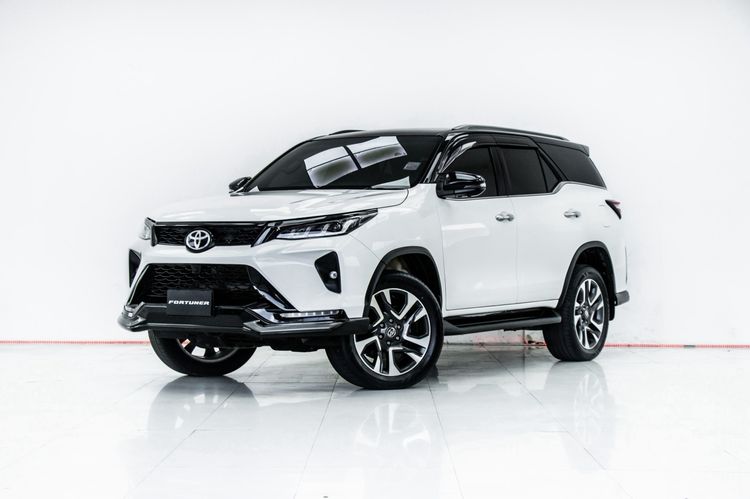 Toyota Fortuner 2022 2.4 Legender Black Top Utility-car ดีเซล ไม่ติดแก๊ส เกียร์อัตโนมัติ ขาว