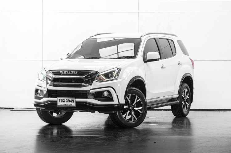รถ Isuzu MU-X 1.9 The Onyx สี ขาว