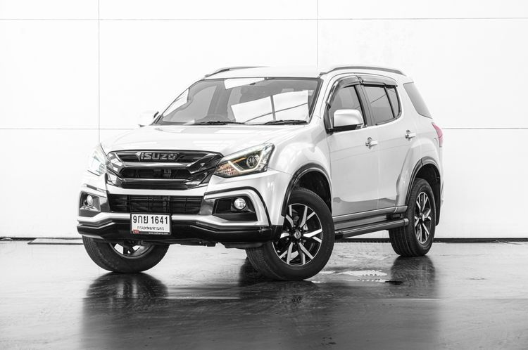 รถ Isuzu MU-X 3.0 The Onyx สี เทา