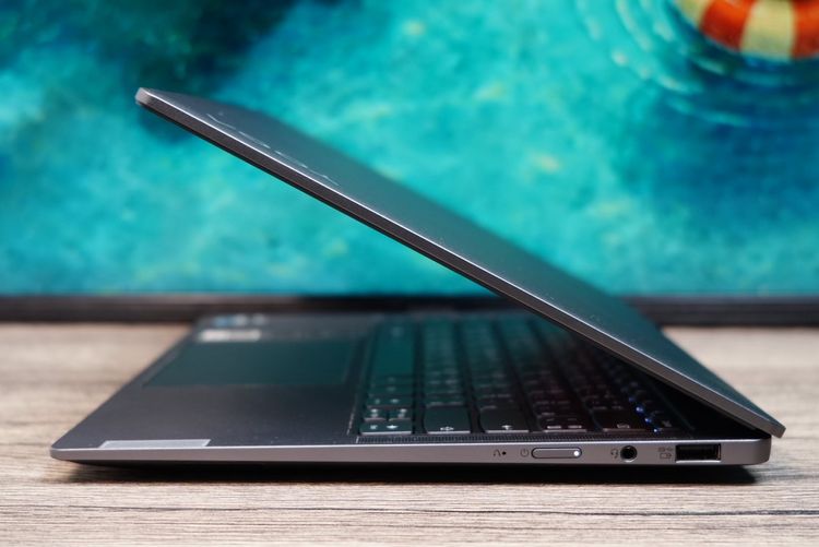 Lenovo Yoga Slim 6 i5-13500H RAM16 512GB M.2 จอ14 FHD+ OLED 60Hz สเปคทำงานรุ่นใหม่ ดีไซน์บางเบา หน้าจอสีสวย เครื่องสวยประกันศูนย์ ขายเพียง 2 รูปที่ 6