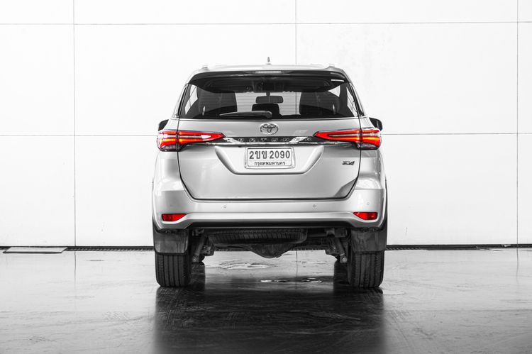 Toyota Fortuner 2020 2.4 V 4WD Utility-car ดีเซล เกียร์อัตโนมัติ เทา รูปที่ 4