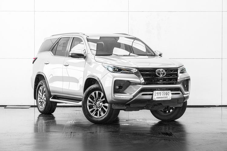 Toyota Fortuner 2020 2.4 V 4WD Utility-car ดีเซล เกียร์อัตโนมัติ เทา รูปที่ 2
