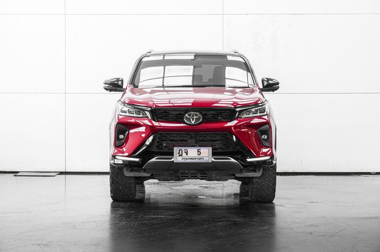 Toyota Fortuner 2021 2.4 Legender Utility-car ดีเซล เกียร์อัตโนมัติ แดง รูปที่ 3