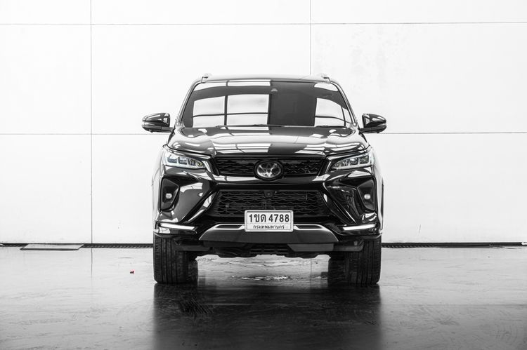 Toyota Fortuner 2020 2.8 Legender 4WD Utility-car ดีเซล เกียร์อัตโนมัติ ดำ รูปที่ 3