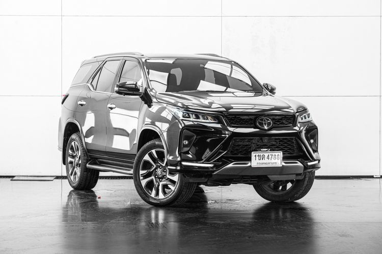 Toyota Fortuner 2020 2.8 Legender 4WD Utility-car ดีเซล เกียร์อัตโนมัติ ดำ รูปที่ 2