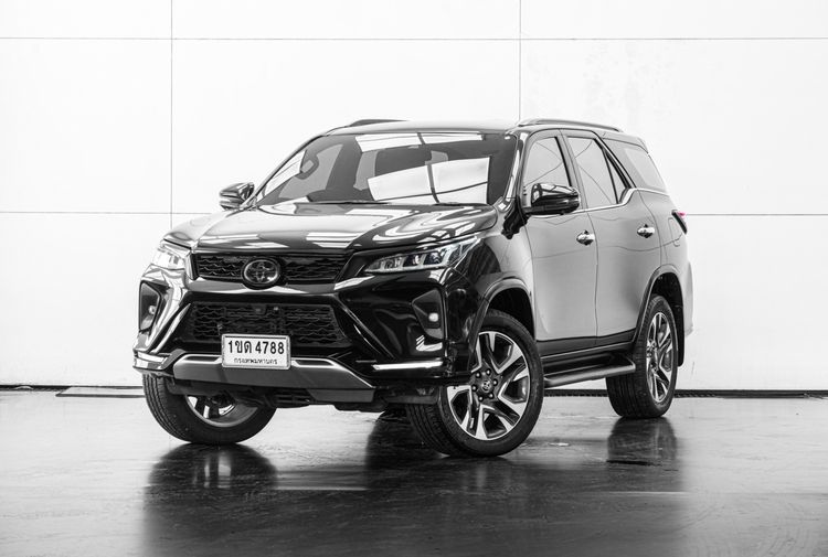 Toyota Fortuner 2020 2.8 Legender 4WD Utility-car ดีเซล เกียร์อัตโนมัติ ดำ
