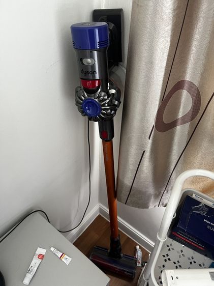 ขาย เครื่องดูดฝุ่นไร้สาย Dyson V8 Fluffy