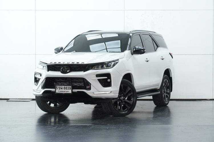Toyota Fortuner 2023 2.8 GR Sport Black Top 4WD Utility-car ดีเซล เกียร์อัตโนมัติ ขาว