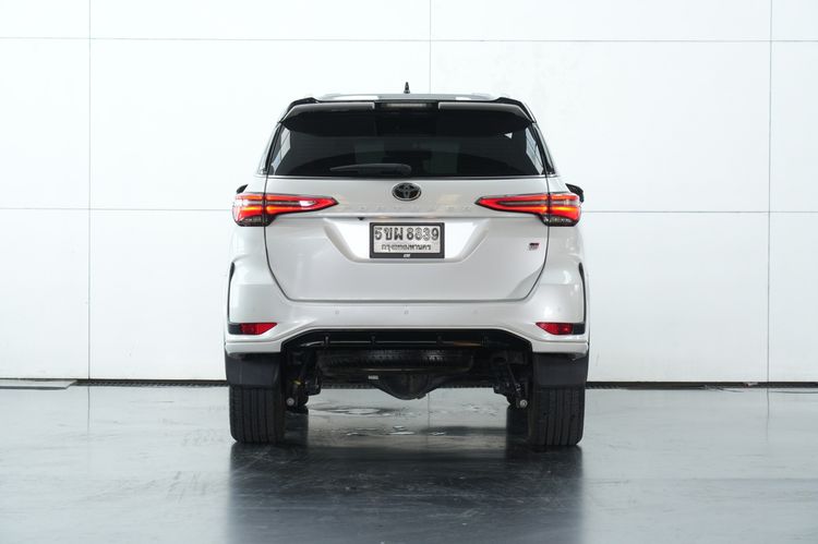 Toyota Fortuner 2023 2.8 GR Sport Black Top 4WD Utility-car ดีเซล เกียร์อัตโนมัติ ขาว รูปที่ 4