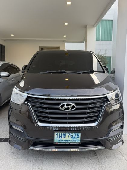 รถ Hyundai H-1  2.5 Elite NS สี น้ำตาล