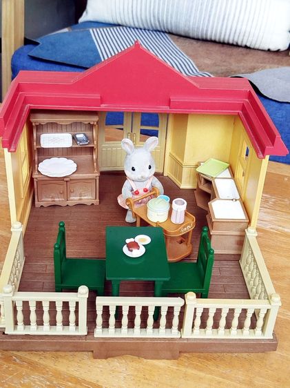 บ้าน Sylvanian พร้อมตัวเล่น