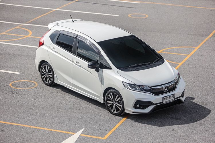 รถ Honda Jazz 1.5 RS i-VTEC สี ขาว