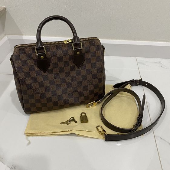 กระเป๋า lv