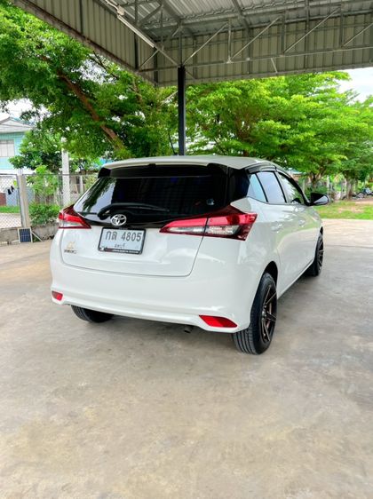 Toyota Yaris 2020 1.2 J Sedan เบนซิน เกียร์อัตโนมัติ ขาว รูปที่ 3