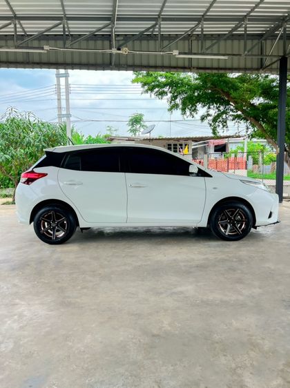Toyota Yaris 2020 1.2 J Sedan เบนซิน เกียร์อัตโนมัติ ขาว รูปที่ 2