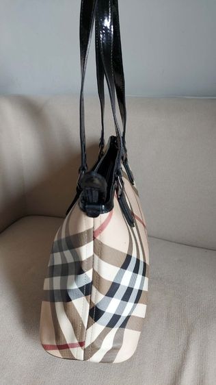 กระเป๋าถือ Burberry ของแท้ รูปที่ 3