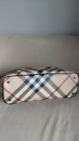 กระเป๋าถือ Burberry ของแท้ รูปที่ 5