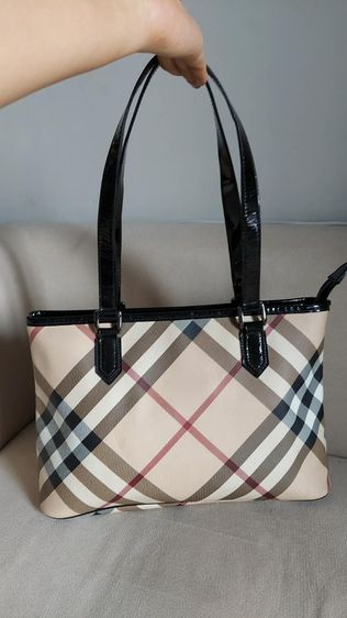 กระเป๋าถือ Burberry ของแท้ รูปที่ 2