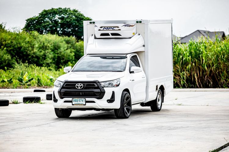 Toyota Hilux Revo 2015 2.4 Entry Pickup ดีเซล เกียร์ธรรมดา ขาว