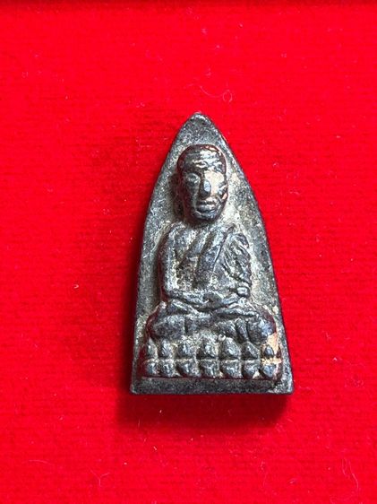 พระหลวงปู่ทวด พิมพ์เตารีดใหญ่ วัดลอน จังหวัดพัทลุง ปี พ.ศ. 2509 เนื้อชินตะกั่ว