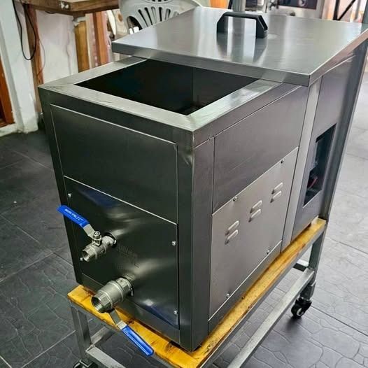 อุปกรณ์เครื่องครัวทำอาหาร หม้อทอดระบบน้ำ-น้ำมัน SGE 16L มือสอง สภาพใหม่ ใช้น้อย