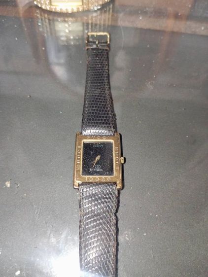 Gucci Vintage แท้ รุ่น 4000M ขายตามสภาพ เครื่องไม่เดิน