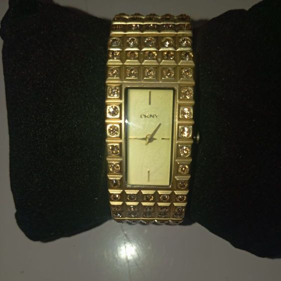 ทอง DKNY ของแท้ รุ่นNY-8245 นาฬิกาข้อมือ นาฬิกา สภาพสวยสมบูรณ์มาก