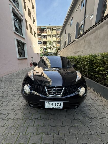 รถ Nissan Juke 1.6 V สี ดำ