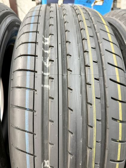 ยางถอดป้ายแดงขอบ 17” ยี่ห้อ YOKOHAMA รุ่น BLUEARTH XT ขนาด 215-60R15 ปี 26 สีเส้นตุ่มหน้ายางยังอยู่ครบ รูปที่ 6