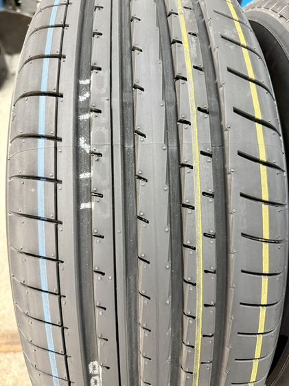 ยางถอดป้ายแดงขอบ 17” ยี่ห้อ YOKOHAMA รุ่น BLUEARTH XT ขนาด 215-60R15 ปี 26 สีเส้นตุ่มหน้ายางยังอยู่ครบ รูปที่ 5