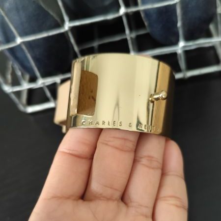 กำไลสายหนังอะไหล่สีทอง CHARLES KEITH มือสองขายตามสภาพ รูปที่ 7