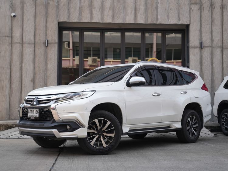 รถ Mitsubishi Pajero Sport 2.4 GT Premium 2WD สี ขาว