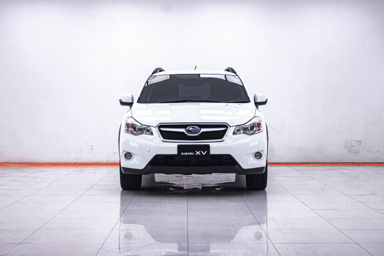 Subaru XV 2015 2.0 4WD Utility-car เบนซิน ไม่ติดแก๊ส เกียร์อัตโนมัติ ขาว รูปที่ 4