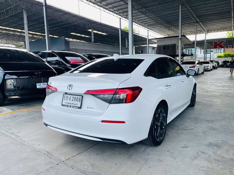 Honda Civic 2024 2.0 eHEV EL+ Sedan ไฮบริด ไม่ติดแก๊ส เกียร์อัตโนมัติ ขาว รูปที่ 4