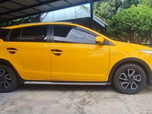 Toyota Yaris 2017 1.5 TRD Sportivo Sedan เบนซิน ไม่ติดแก๊ส เกียร์อัตโนมัติ เหลือง รูปที่ 3