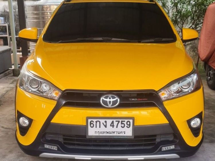 Toyota Yaris 2017 1.5 TRD Sportivo Sedan เบนซิน ไม่ติดแก๊ส เกียร์อัตโนมัติ เหลือง
