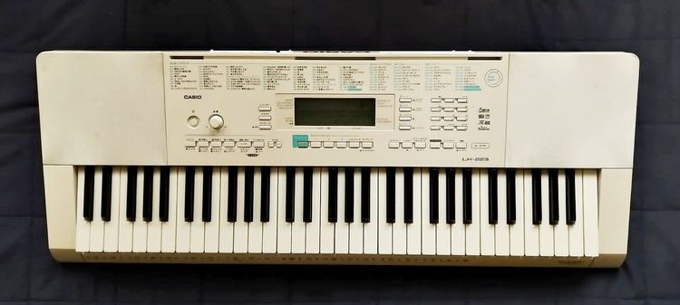 คีย์บอร์ด Casio LK-223 ซึ่งเป็นรุ่นยอดนิยมที่มาพร้อมฟังก์ชันไฟส่องสว่าง รูปที่ 3