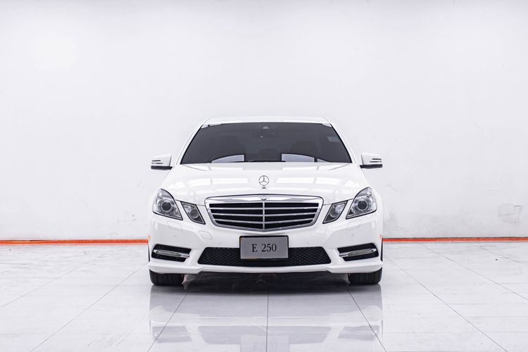 Mercedes-Benz E-Class 2013 E250 CGI Sedan เบนซิน ไม่ติดแก๊ส เกียร์อัตโนมัติ ขาว รูปที่ 4