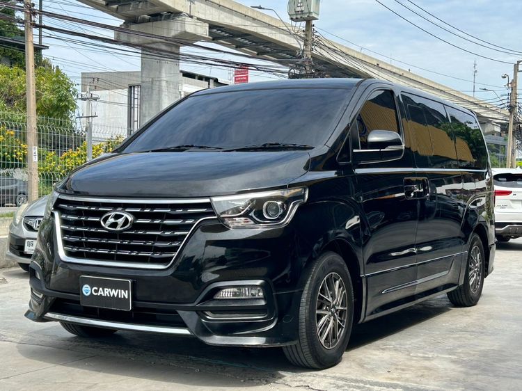 รถ Hyundai H-1  2.5 Elite สี ดำ