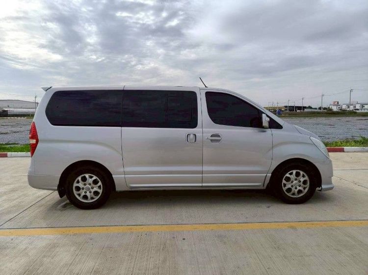 Hyundai H-1  2012 2.5 Deluxe Utility-car ดีเซล เกียร์อัตโนมัติ เทา รูปที่ 4